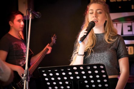 Book Ellie For A Gig