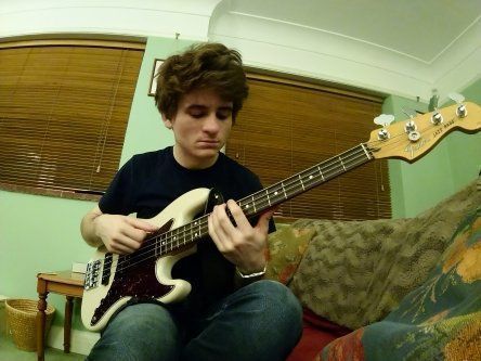 Bass lesson (1 hour)