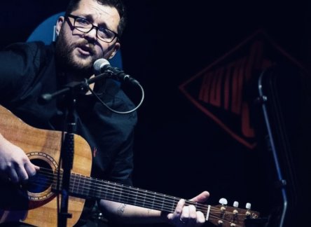 A beginner guitar lesson to help you get started in your musical journey