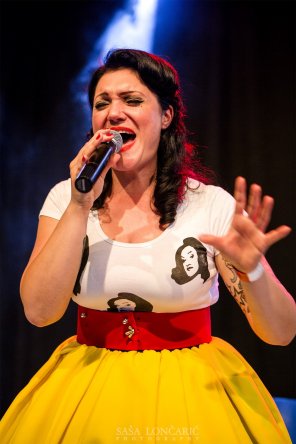 Bundle: Maja's T-Shirt&Cover song